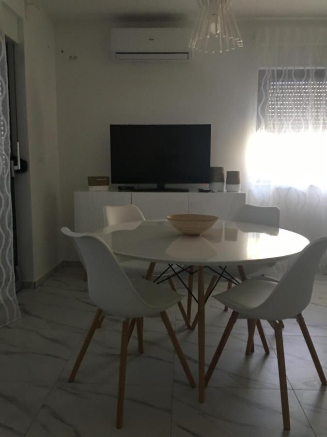 Apartmani Zlata Sveti Filip i Jakov Eksteriør billede